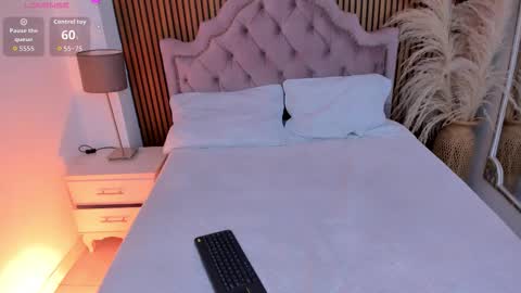 Maxine Minx online show from February 27, 5:35 am