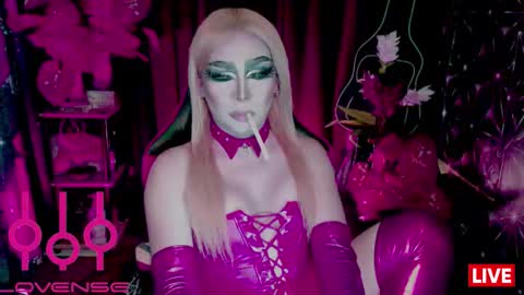 THE QUEEN ALPHA   Queen Medusa Prey online show from February 14, 5:04 am