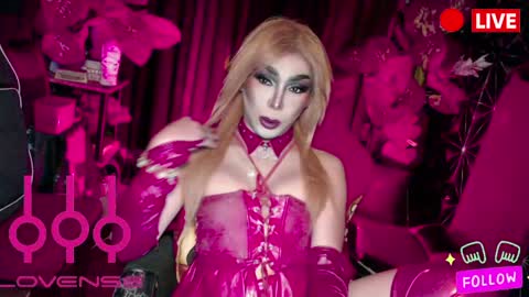 THE QUEEN ALPHA   Queen Medusa Prey online show from May 19, 2:51 am