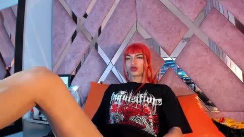 meghanqueen__ online show from April 8, 5:53 am