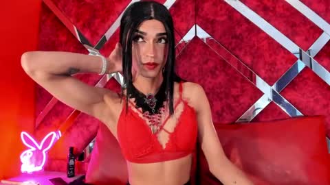 meghanqueen__ online show from April 19, 5:30 am