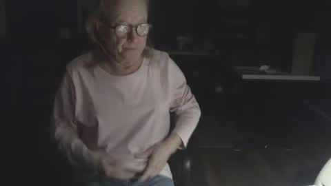 Snapshot of memberjames chatting on January 2, 4:52 am I am usually high and horny...lol online show from January 2, 4:52 am