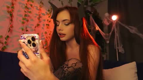 Marii online show from October 31, 1:42 pm