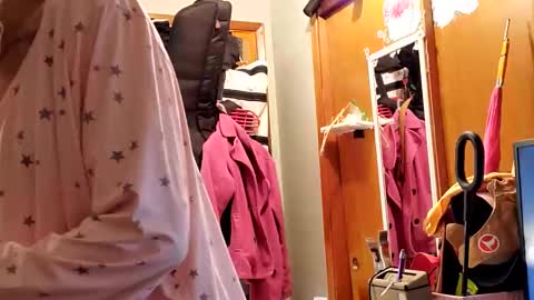 Snapshot of merelyalover chatting on January 6, 2:26 am gurlnips online show from January 6, 2:26 am