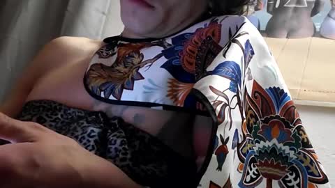 gurlnips online show from January 26, 12:43 pm