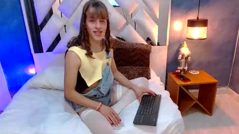 mia_pallmer online show from January 7, 12:41 pm