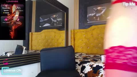 Mia Colushy1 online show from November 24, 8:44 pm