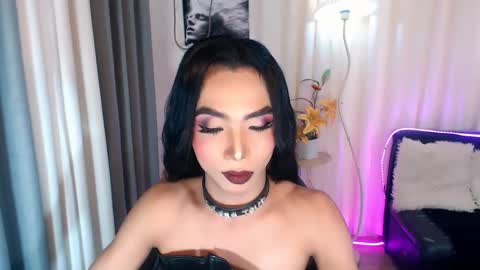 michaelagoddess online show from March 5, 1:21 am