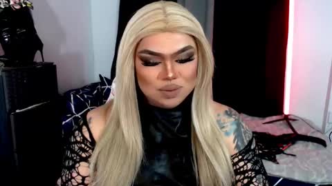 Michelle online show from October 30, 6:18 pm