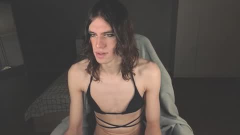 Snapshot of milaslovv chatting on October 12, 2:08 pm Mila online show from October 12, 2:08 pm