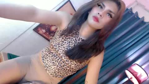 Snapshot of miss_bella69 chatting on October 10, 1:34 pm miss_bella69 online show from October 10, 1:34 pm