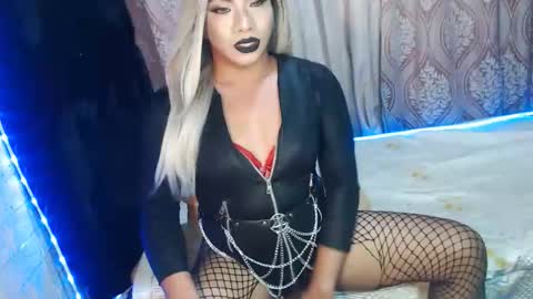 Snapshot of missaira69 chatting on October 27, 2:08 am AIRA online show from October 27, 2:08 am