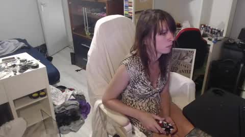 missthon online show from April 20, 12:18 pm