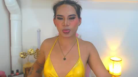 misstrishontop online show from September 18, 10:31 am