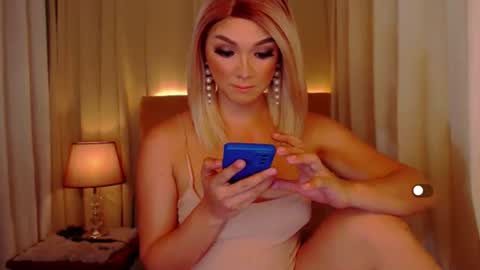 Leah online show from May 11, 2:45 pm