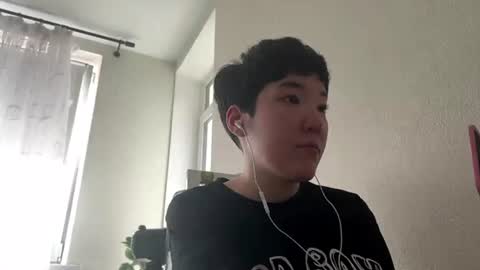 Mia online show from August 7, 9:38 am