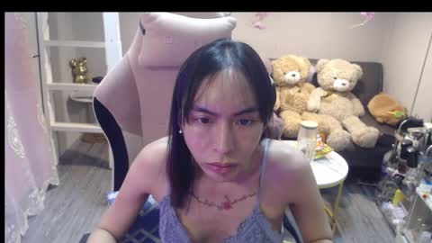 ELYSE A SIMPLE GIRL online show from April 13, 12:31 pm