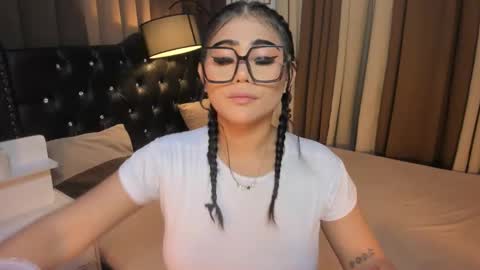 Ruthie online show from February 7, 1:25 am