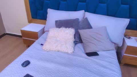 morrigan_luxus online show from April 11, 1:11 am