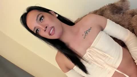 selena online show from December 20, 5:14 am