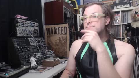 Muziknerd online show from January 17, 7:16 am