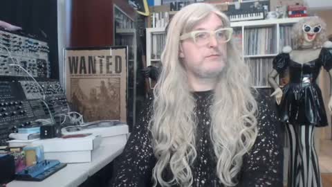 Muziknerd online show from May 21, 11:23 pm