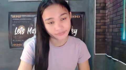 nadiestar online show from April 23, 10:56 pm