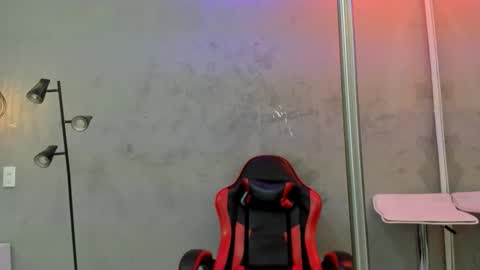 Naomi Blair online show from February 2, 3:49 am