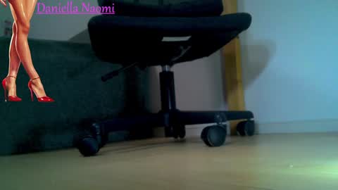 Snapshot of naomi_sexy2021 chatting on December 5, 12:39 pm Daniella Naomi online show from December 5, 12:39 pm