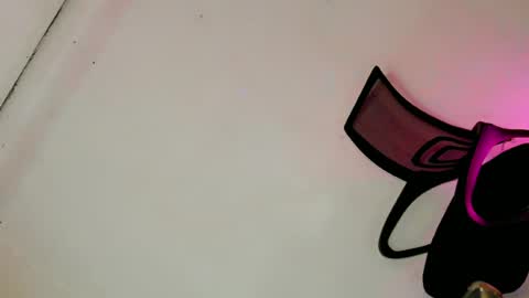 naughty_little_pixie69 online show from June 12, 2:54 am