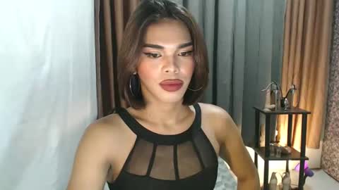 neomi online show from March 10, 6:33 pm