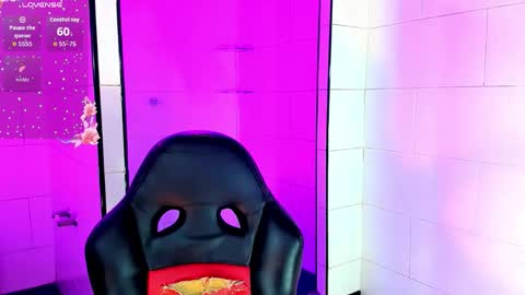 Nicky online show from December 20, 9:04 am