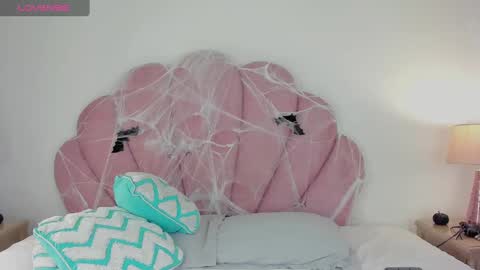 Snapshot of nicoleparadise_ chatting on October 15, 12:38 pm NICOLE online show from October 15, 12:38 pm