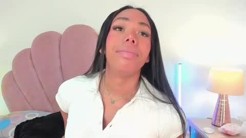 NICOLE online show from December 17, 1:06 pm