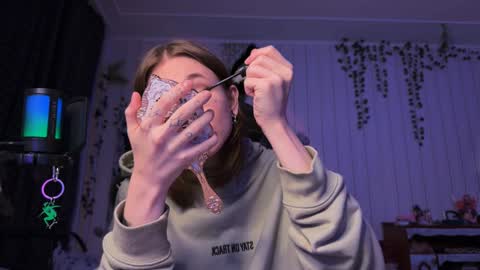 Tears Lora online show from December 13, 1:15 am