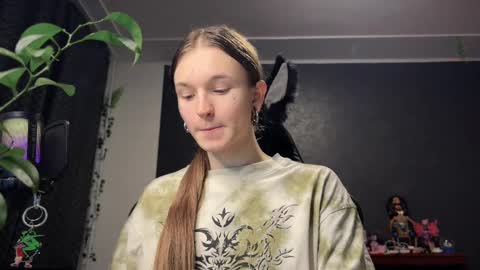 Tears Lora online show from March 5, 10:15 pm