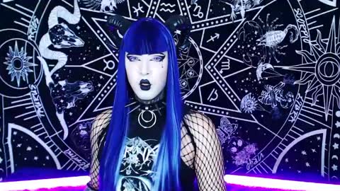 caroline online show from April 16, 11:07 pm