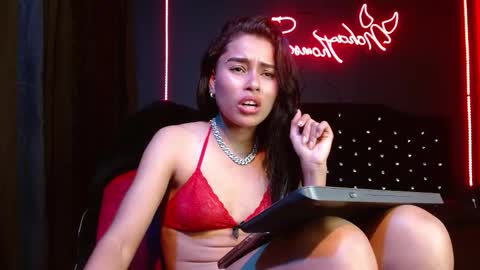 Noha Thomson online show from November 4, 4:56 am