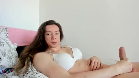 Emily snow online show from December 14, 5:03 pm