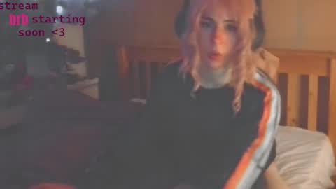 Lucy online show from September 17, 3:22 am