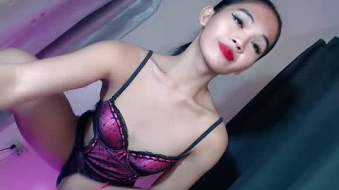 ITS ME NYXIEE online show from November 11, 2:52 pm