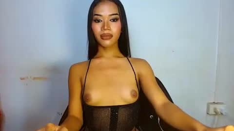 OLIVIA online show from October 27, 1:41 pm