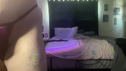 Onyx online show from April 18, 7:18 pm