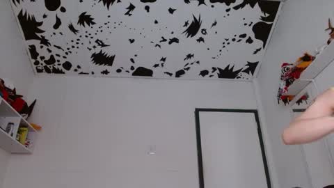 Jeannifer online show from February 3, 11:59 am