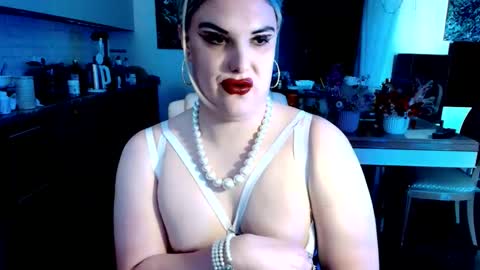 Sarina Williams online show from June 7, 11:29 am