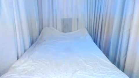 angela online show from April 19, 9:10 am