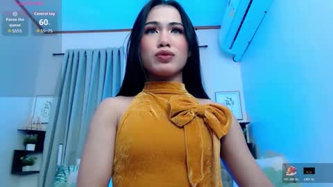 Snapshot of phlaura chatting on November 1, 5:21 pm laura online show from November 1, 5:21 pm