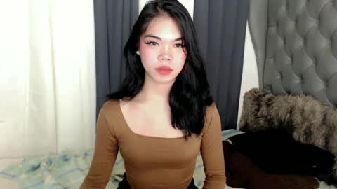 Snapshot of pitchy_pitch chatting on February 16, 3:38 pm The Girl Named Eyve online show from February 16, 3:38 pm