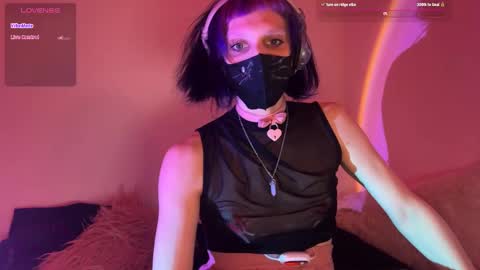 pixie_praxis online show from December 13, 6:42 am