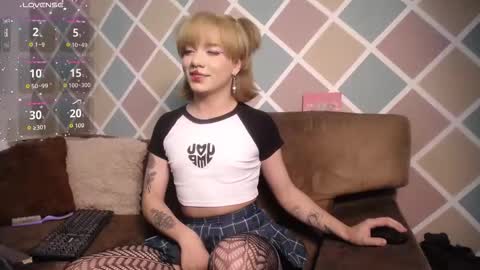  Luna  online show from October 6, 7:14 pm